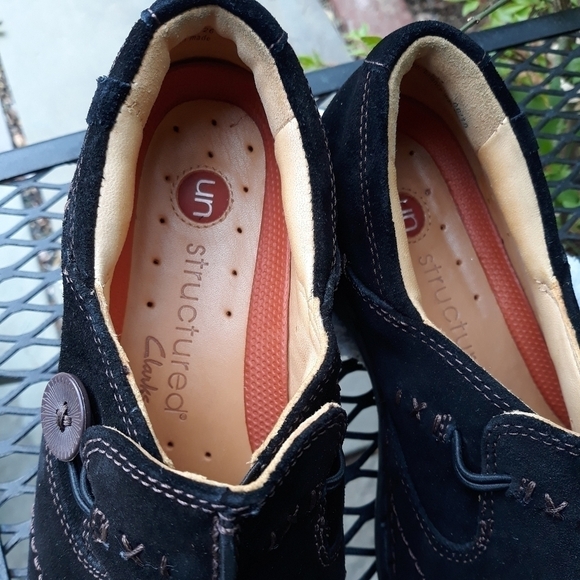 Clark's Structured Girls Shoes in Black Color Pull On Size 5M - Picture 2 of 5